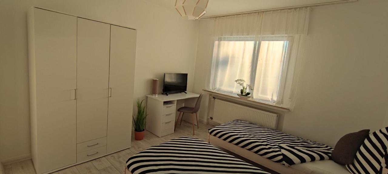Schoene Und Optimal Gelegene Wohnung Weisskirchen Exterior foto